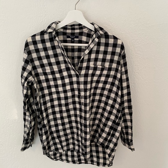 Madewell Tops - Madewell plaid shirt perfect for fall